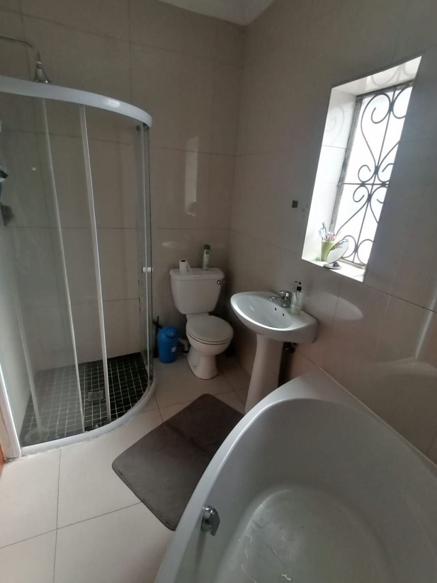 5 Bedroom Property for Sale in Lotus River Western Cape